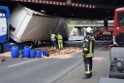 LKW blieb unter Bruecke haengen Koeln Ehrenfeld Innere Kanalstr Hornstr P204